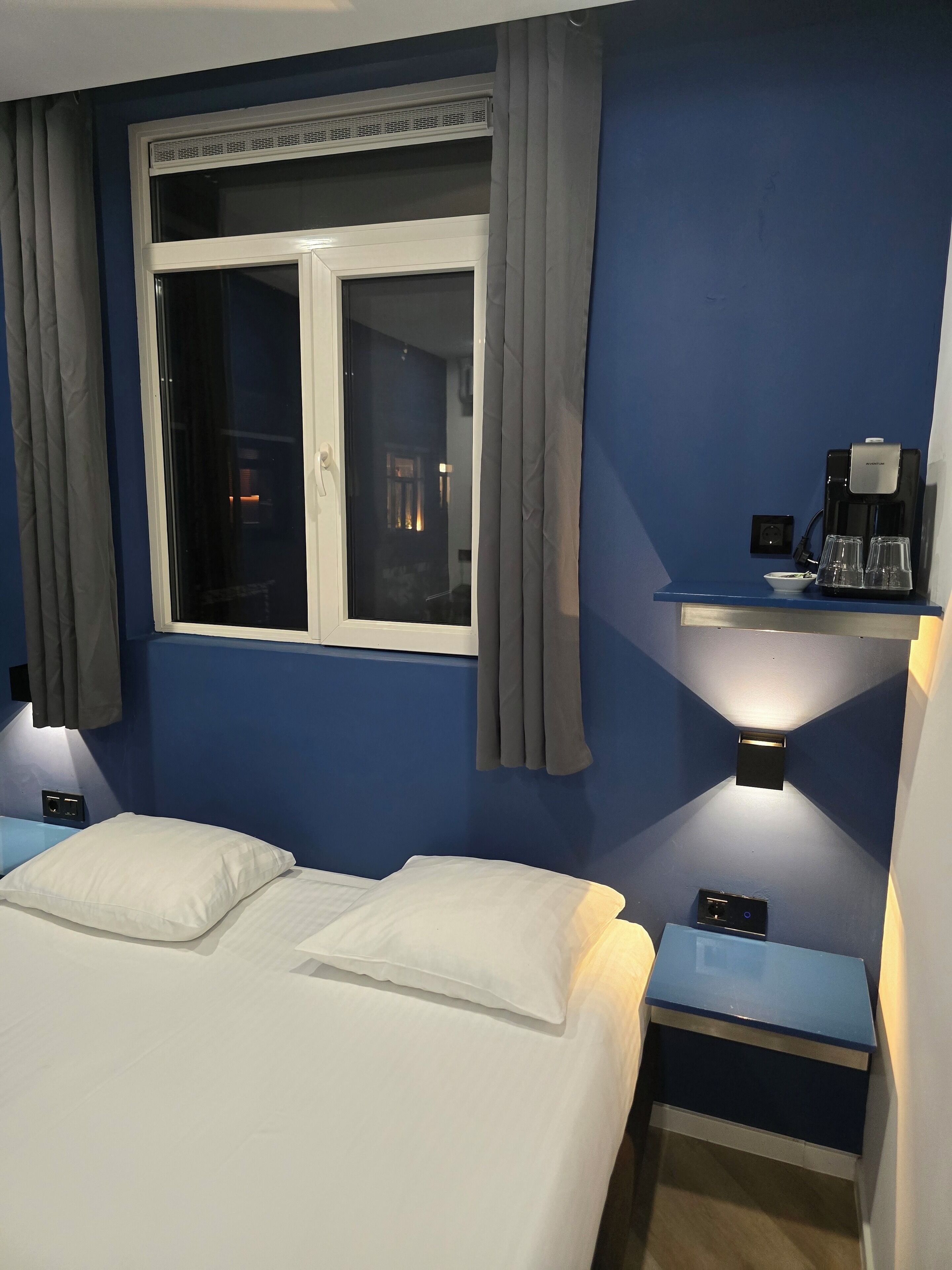 Double Room | 1 bedroom, premium bedding, in-room safe, desk