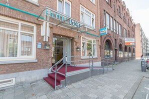 Majoituspaikan sisäänkäynti