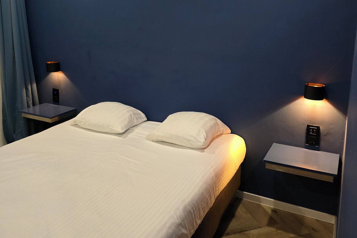 1 quarto, roupas de cama premium, cofres nos quartos, escrivaninha