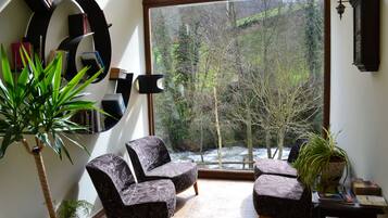 Sala de estar en el lobby