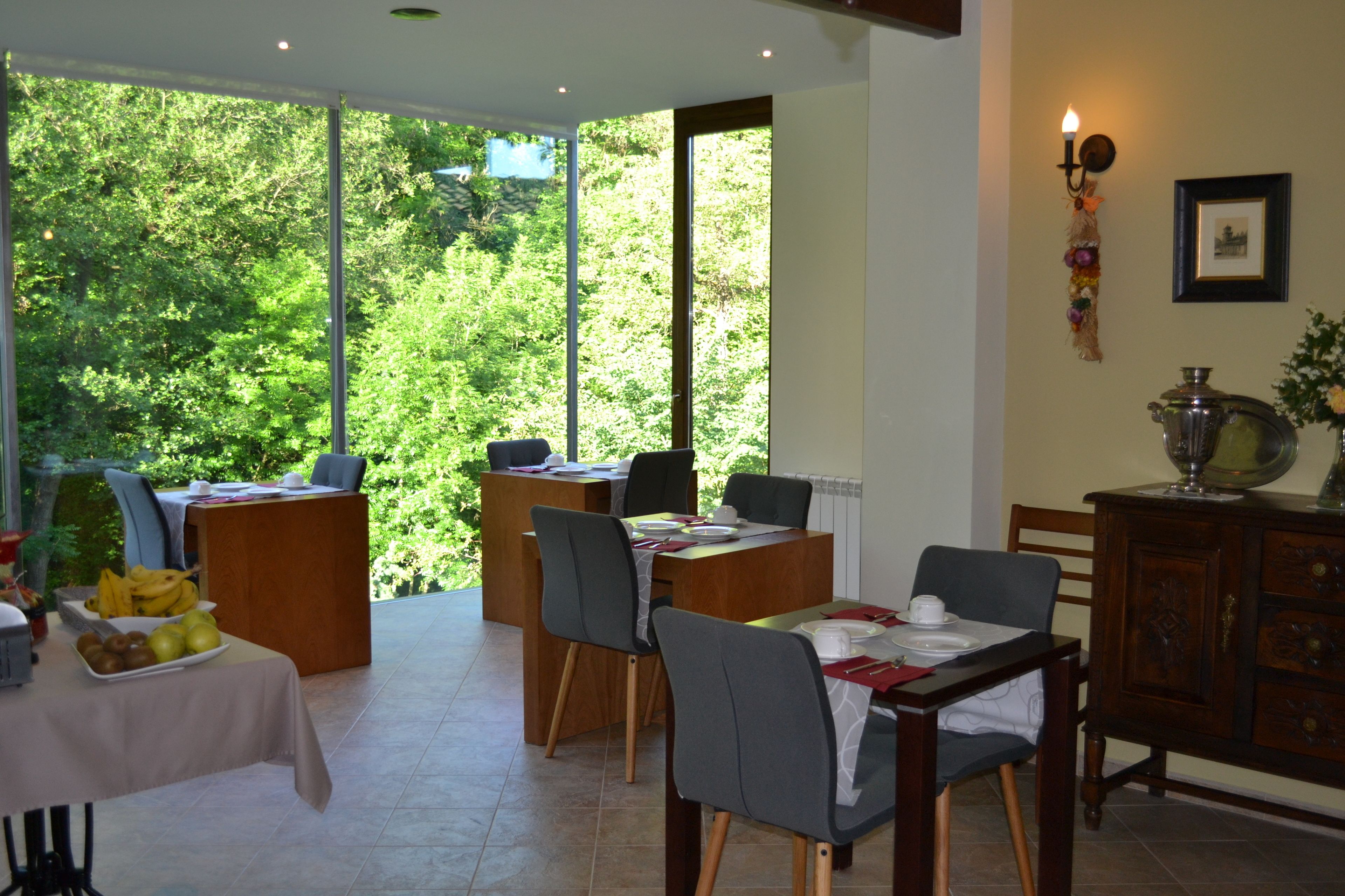 daily continental breakfast (eur 6.00 per person)