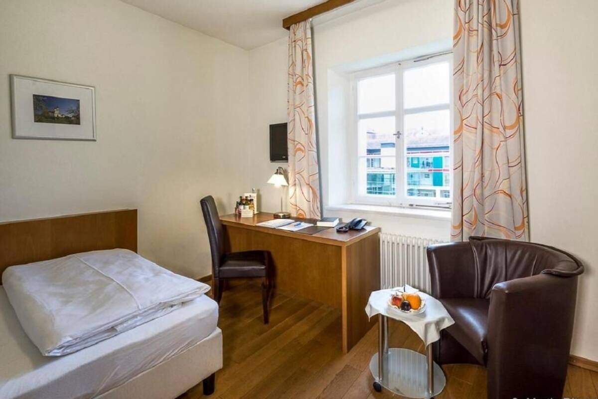 premium bedding, in-room safe, desk, iron/ironing board