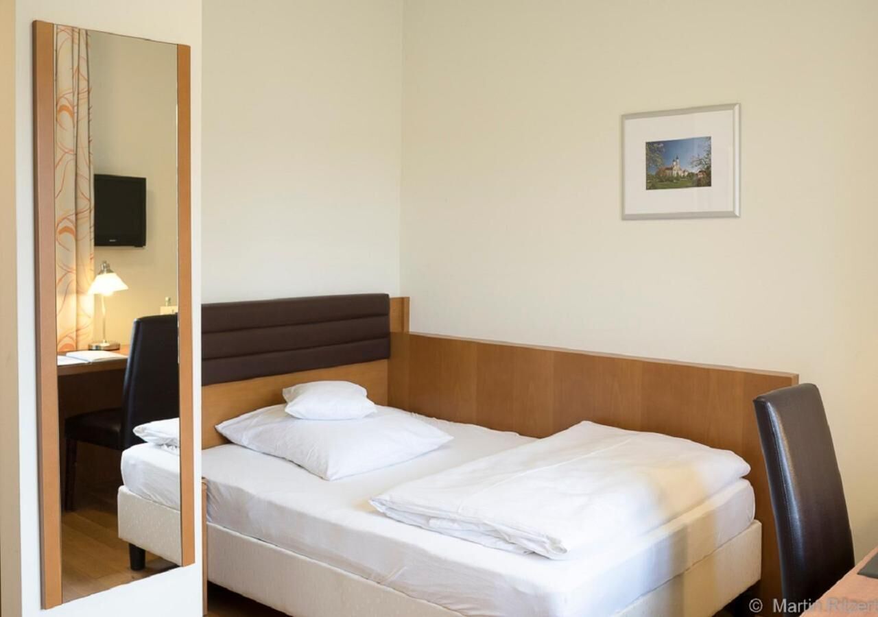 premium bedding, in-room safe, desk, iron/ironing board