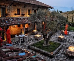 Se sirven almuerzos, cenas y cocina local 