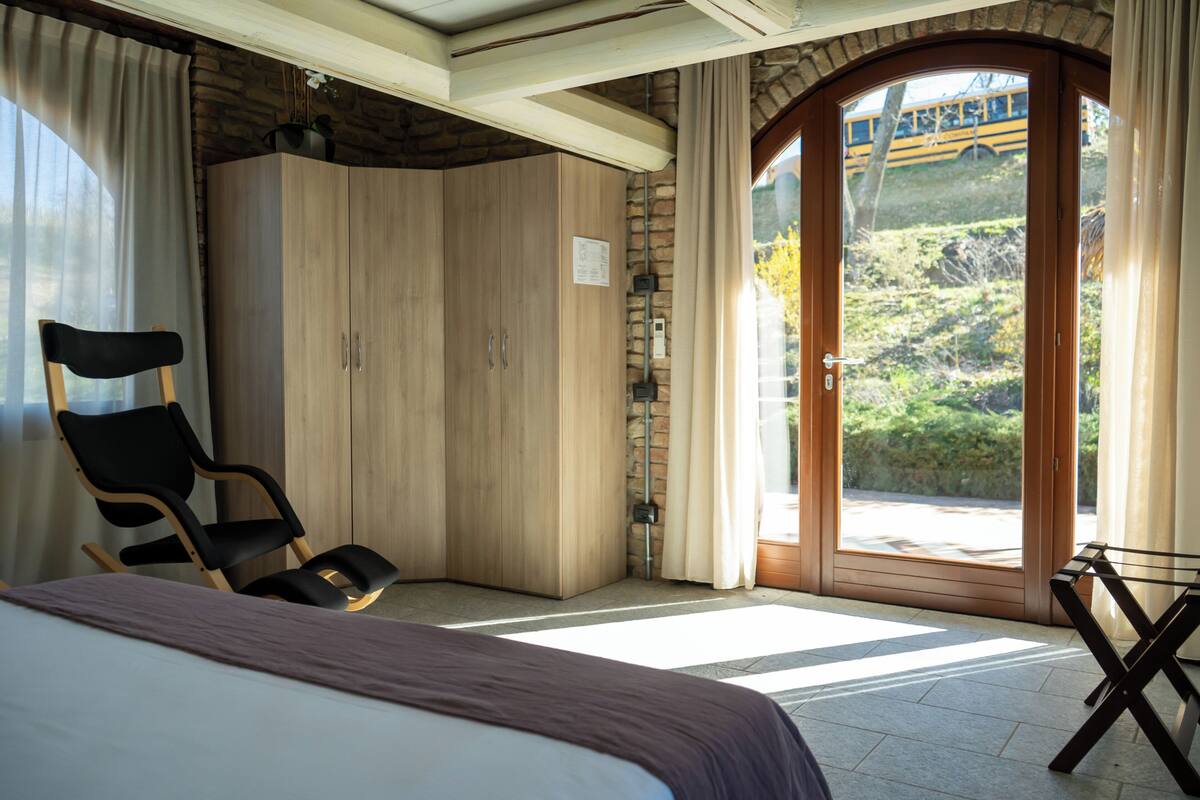 Rom – junior | Sengetøy av topp kvalitet, dundyner, memory foam-senger og minibar