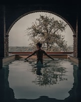 Bañera de hidromasaje cubierta