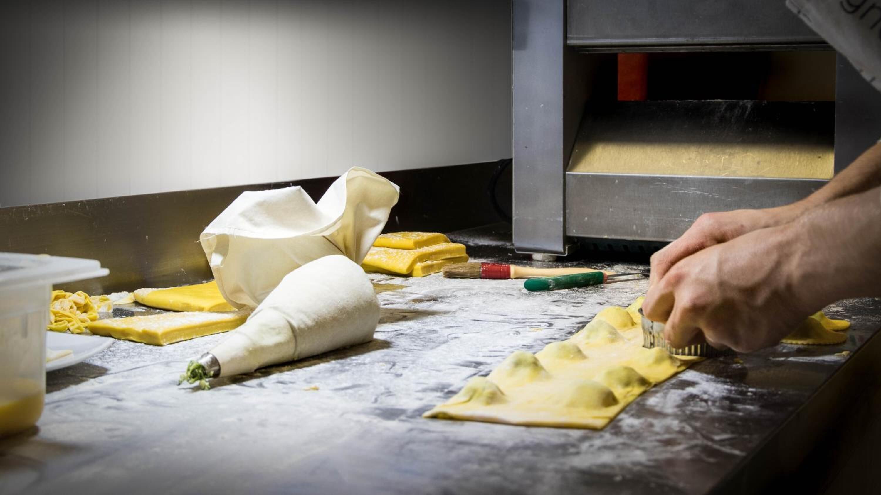 2 restaurants, pizza