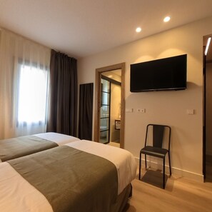 Superior Twin Room | In-room safe, desk, iron/ironing board, free WiFi - Marfany (Escaldes-Engordany)