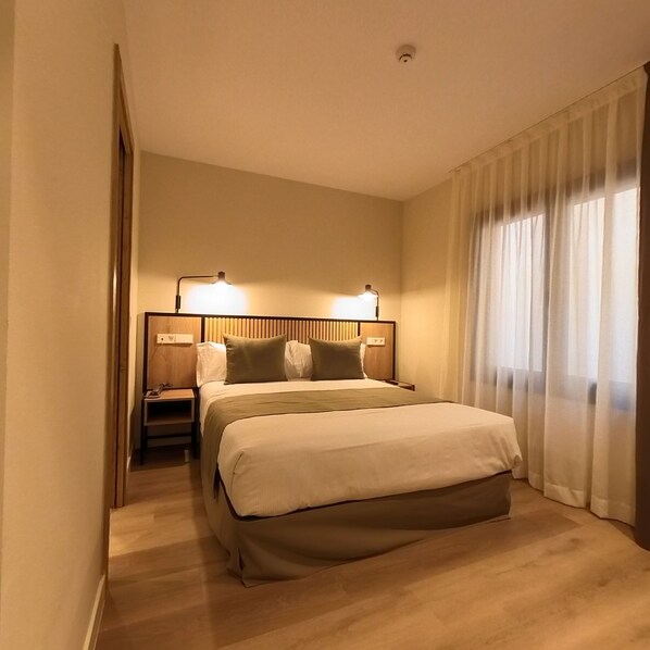 Superior Double Room | In-room safe, desk, iron/ironing board, free WiFi