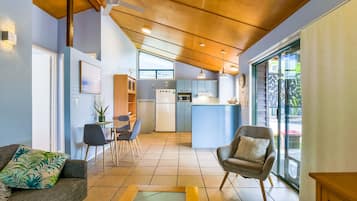 Villa, 2 Bedrooms - Pet Friendly | 客廳