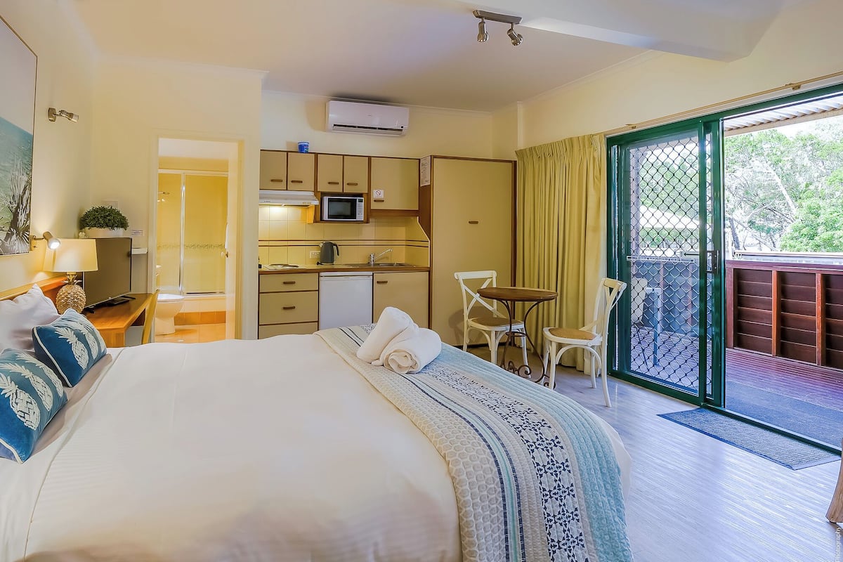 1 bedroom, premium bedding, individually decorated