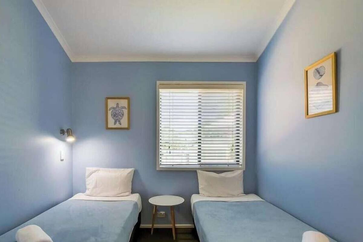 Premium bedding, iron/ironing board, free WiFi, individually decorated