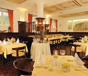 Breakfast, lunch, dinner served; German cuisine