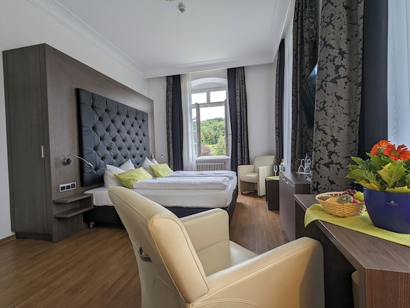 Minibar, bureau, lits bébé (en supplément), Wi-Fi gratuit