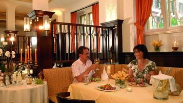 Café da manhã, almoço e jantar; culinária alemã