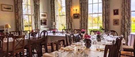 Free daily English breakfast