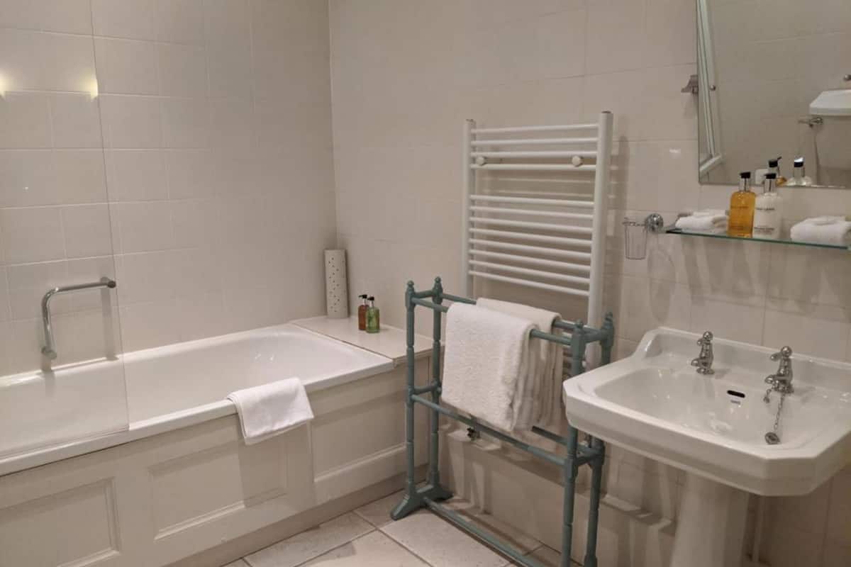 the river suite | bathroom | hair dryer, towels