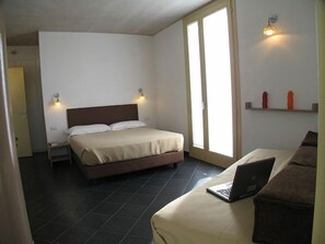 Junior Triple Room, Multiple Beds