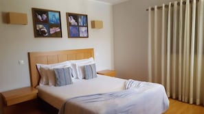 Minibar, soundproofing, iron/ironing board, free cribs/infant beds - Vicentina Hotel (Aljezur)