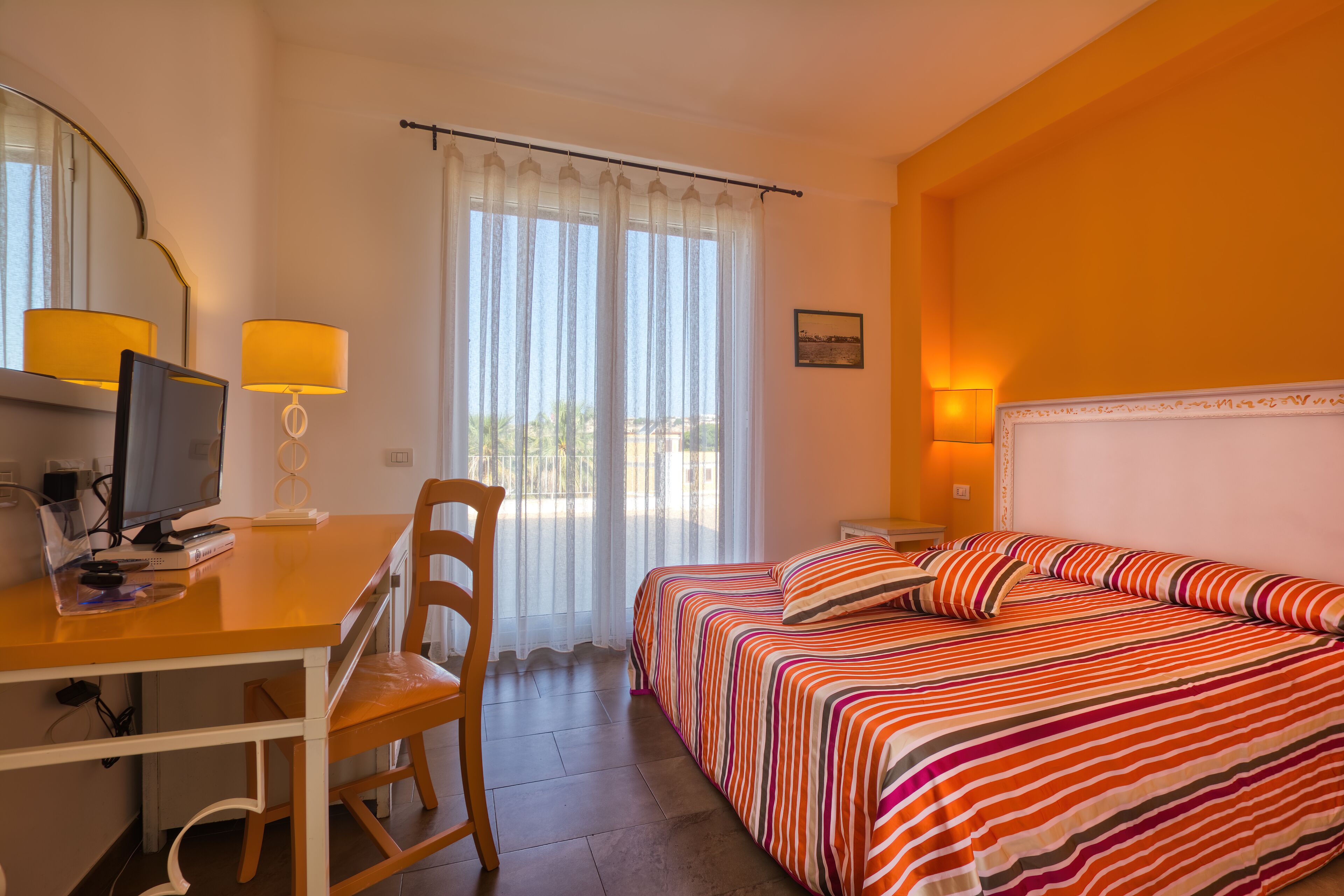 1 bedroom, premium bedding, minibar, in-room safe