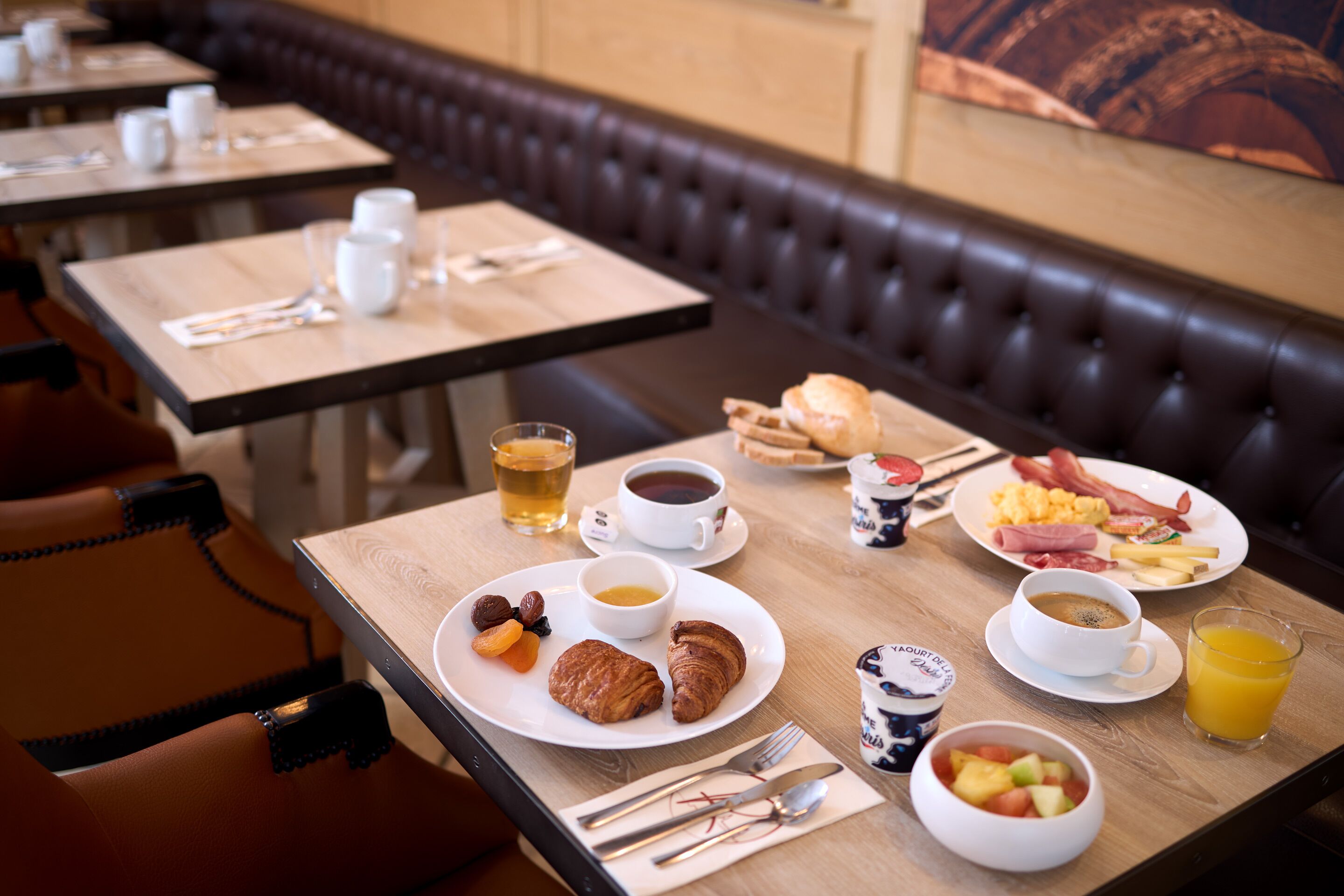 daily buffet breakfast for a fee