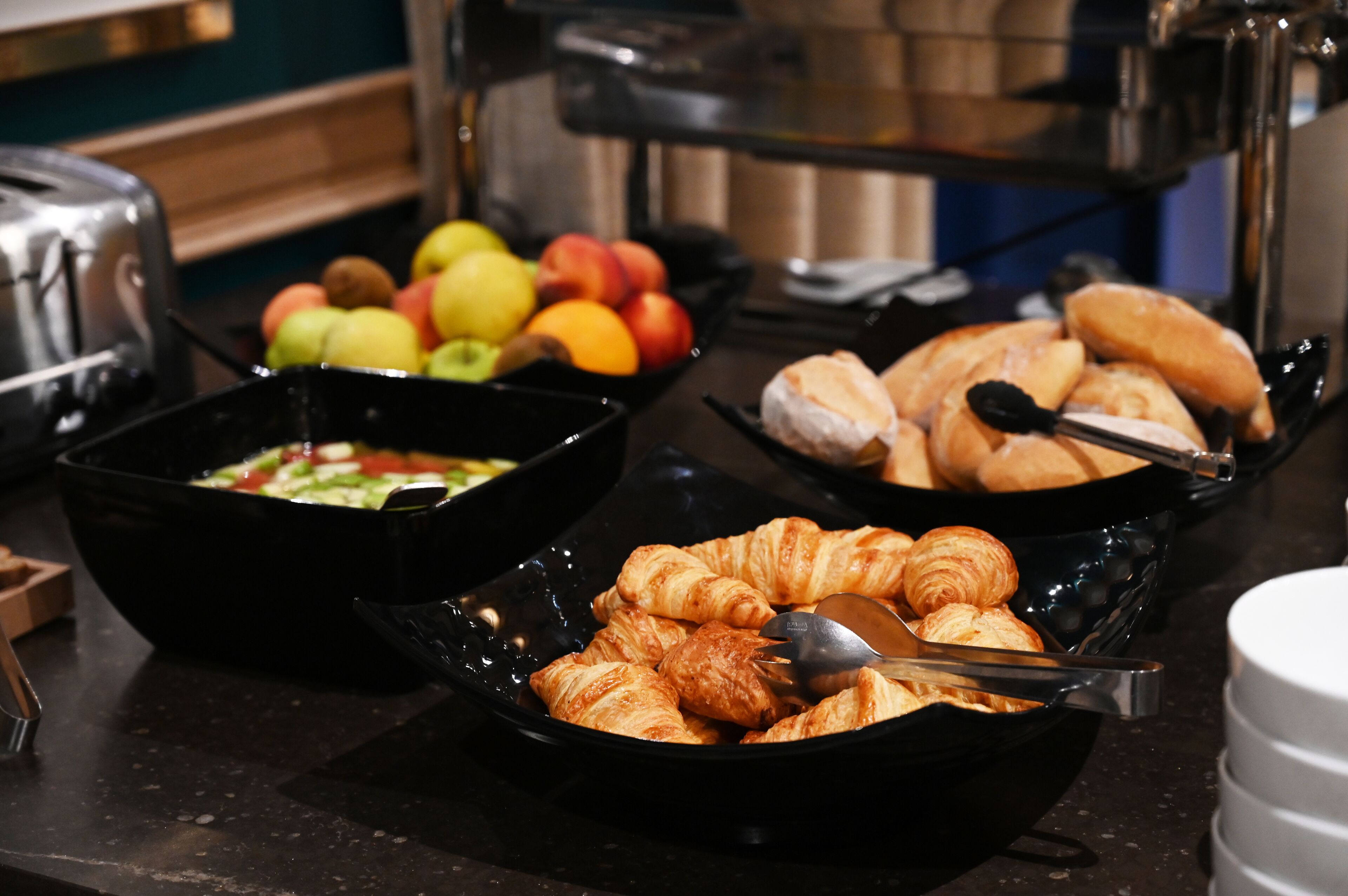 daily buffet breakfast for a fee