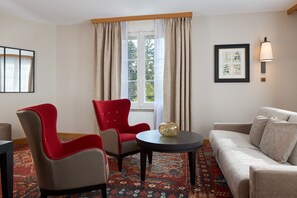 Premium bedding, minibar, in-room safe, desk