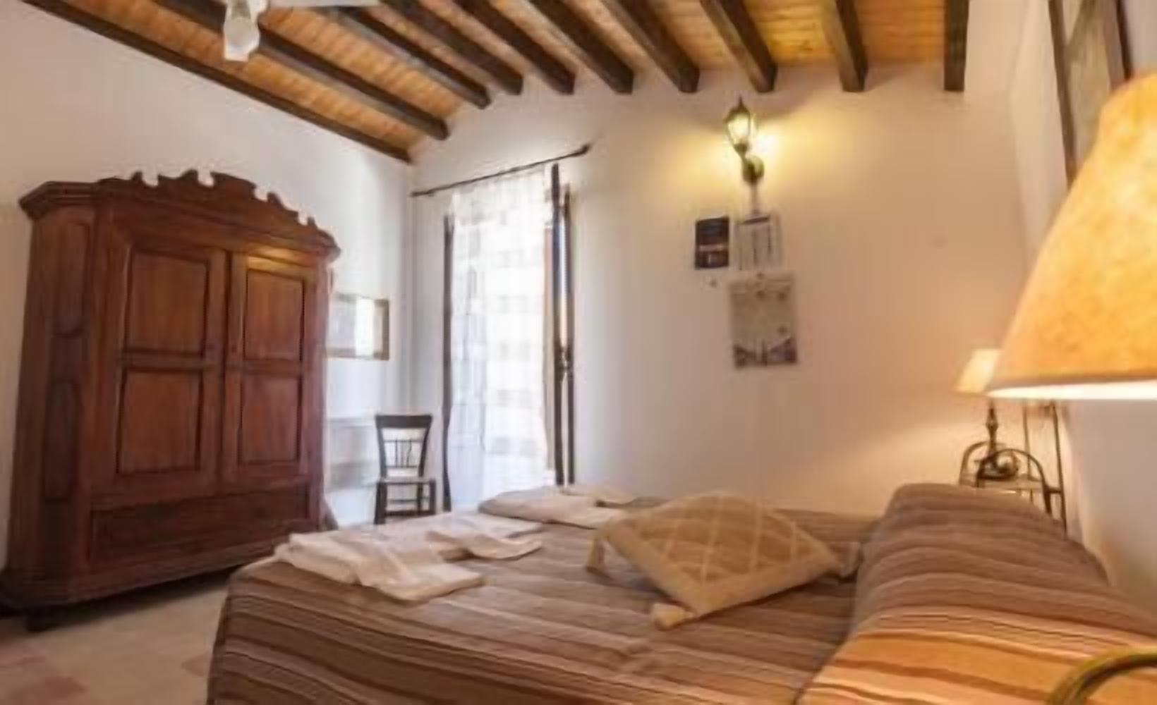 studio (for 2 people) | 1 bedroom, premium bedding, iron/ironing board, rollaway beds