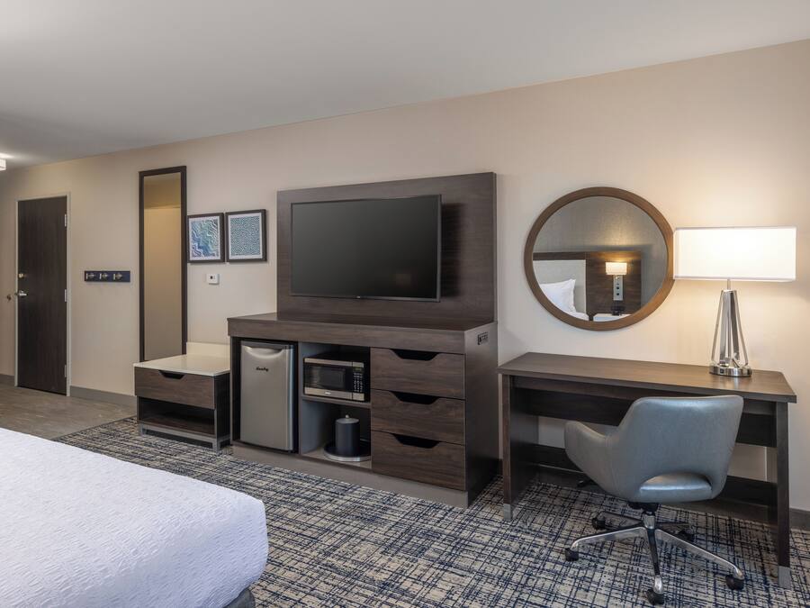 Cortinas blackout, ferros/tábuas de passar roupa, Wi-Fi de cortesia