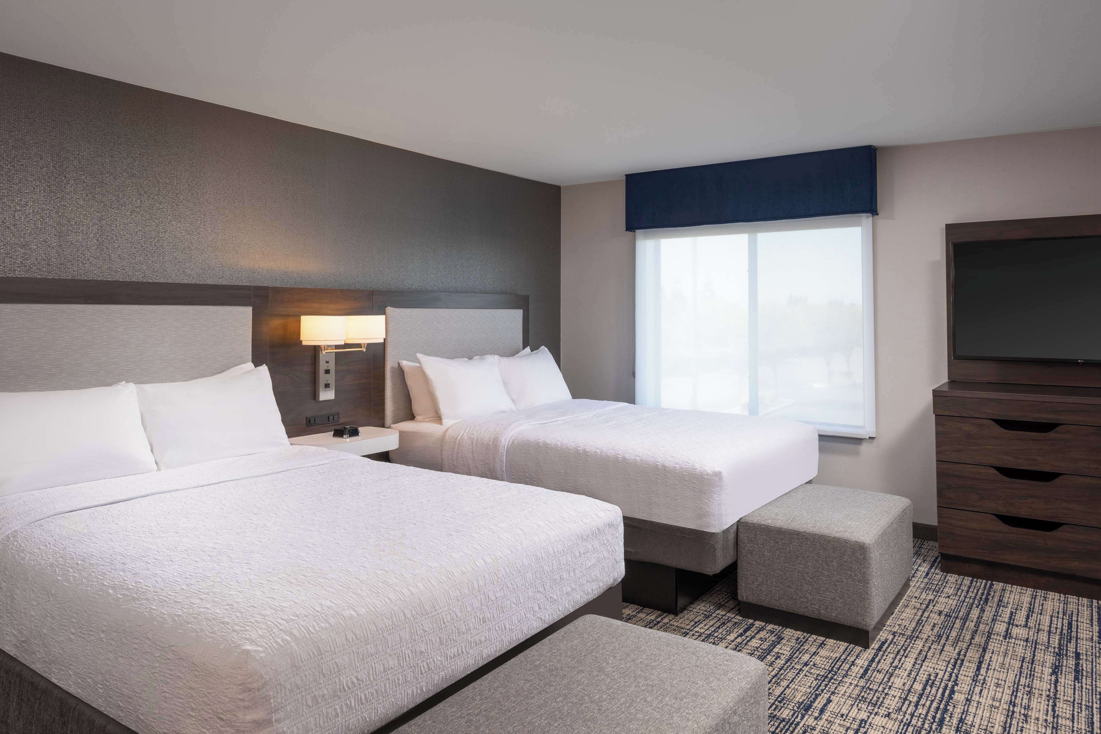 two queens studio | blackout curtains, iron/ironing board, free wifi, bed sheets