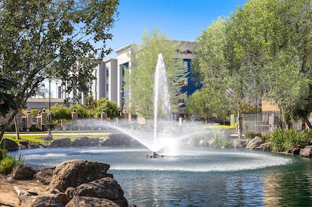 Exterior. Hampton Inn & Suites Manteca