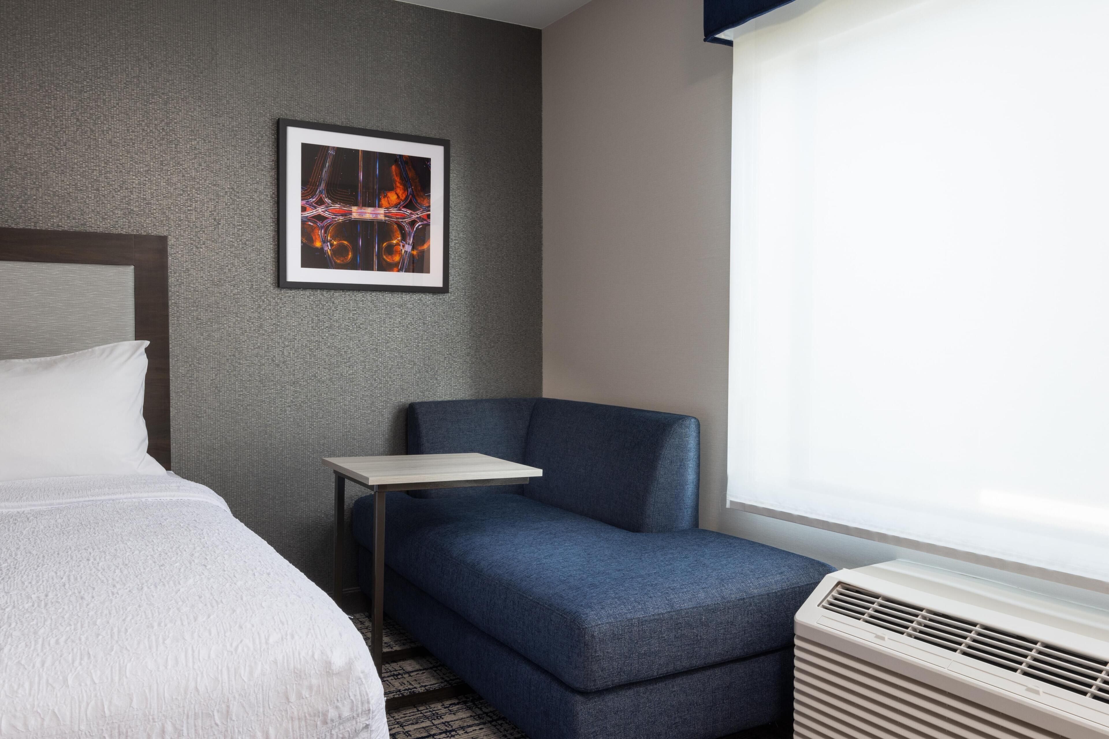 Two Queen Beds, Non-Smoking, Accessible | Living area