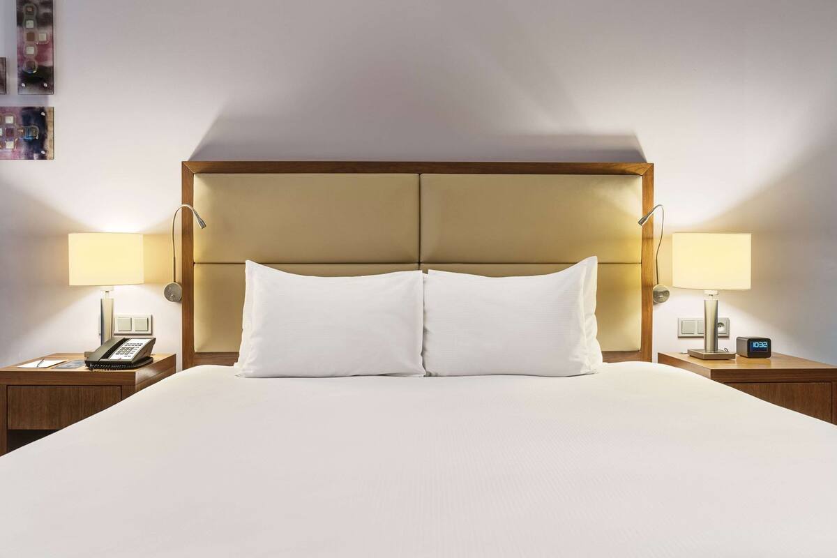 Premium bedding, minibar, in-room safe, desk