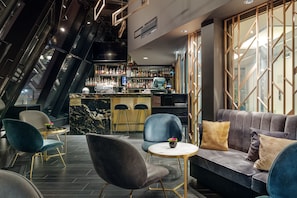 2 bars/lounges, poolside bar