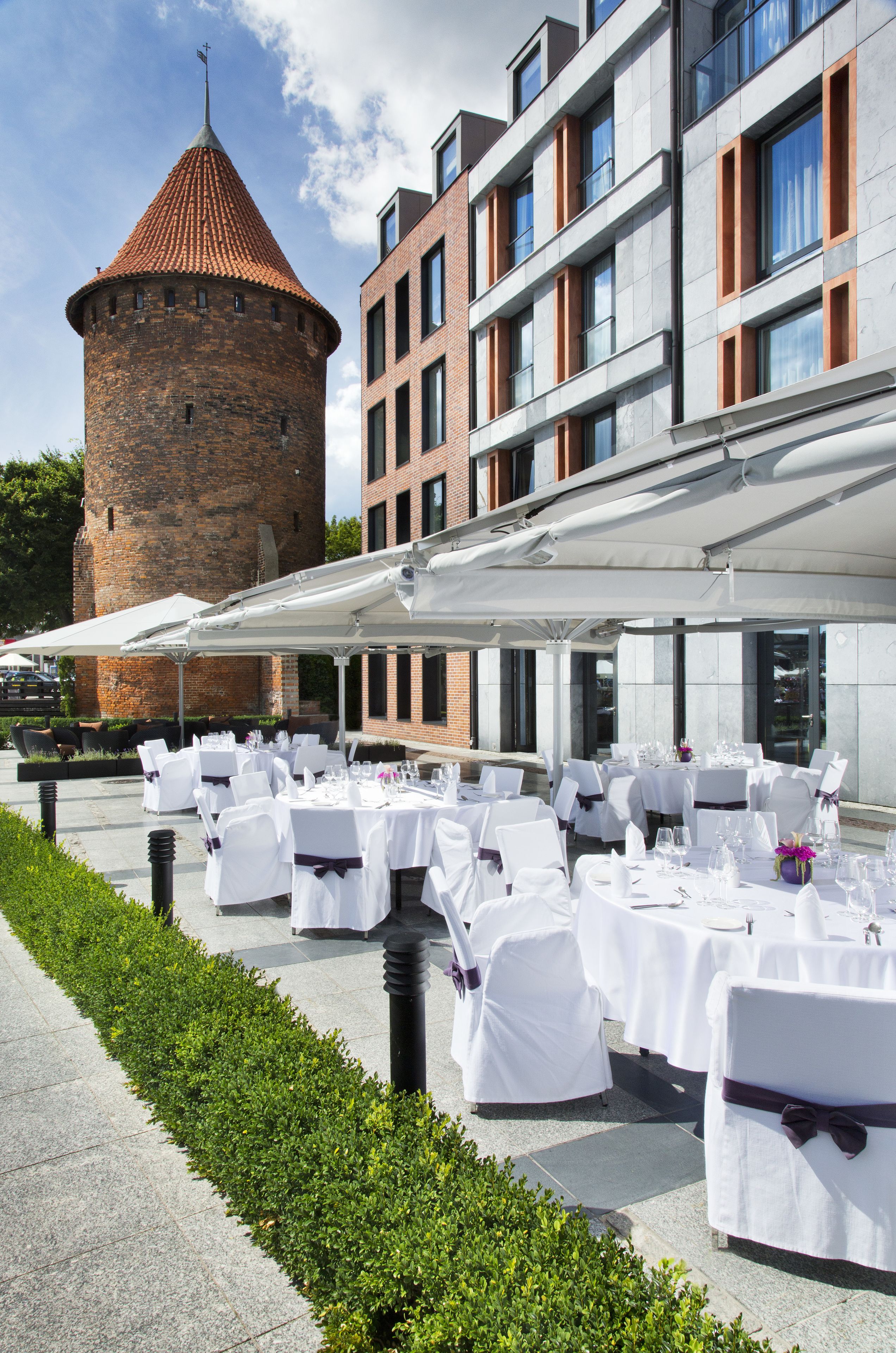 outdoor banquet area