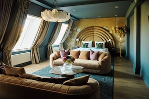 Egyptian cotton sheets, premium bedding, down comforters, pillowtop beds