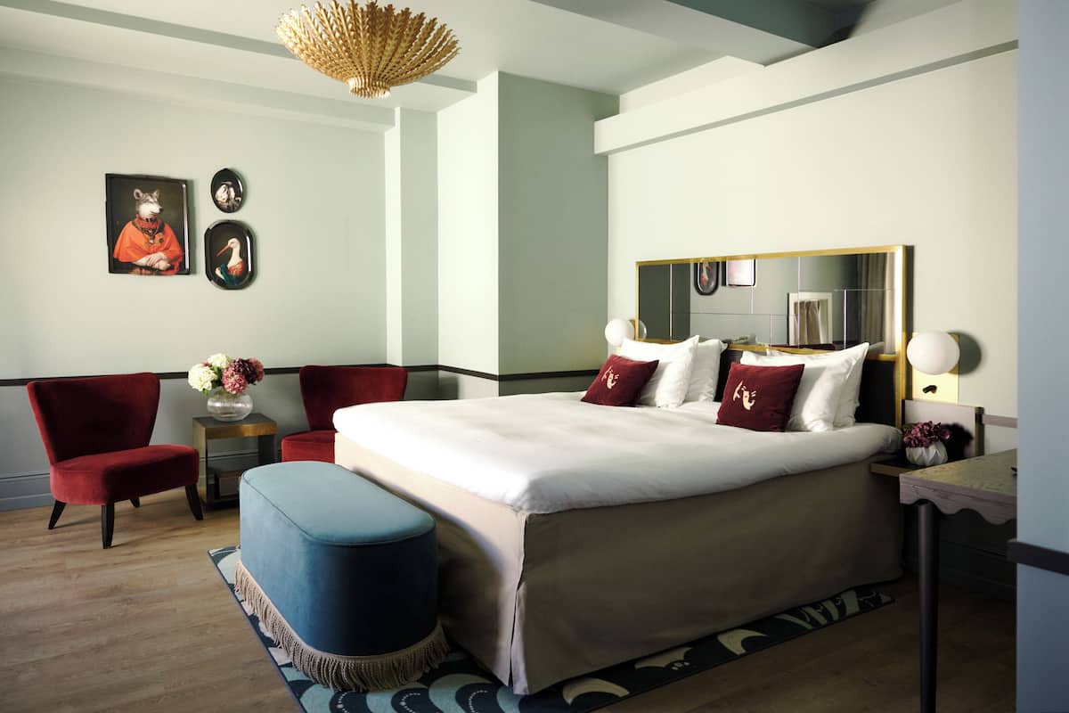 Standard Room, 1 Queen Bed
