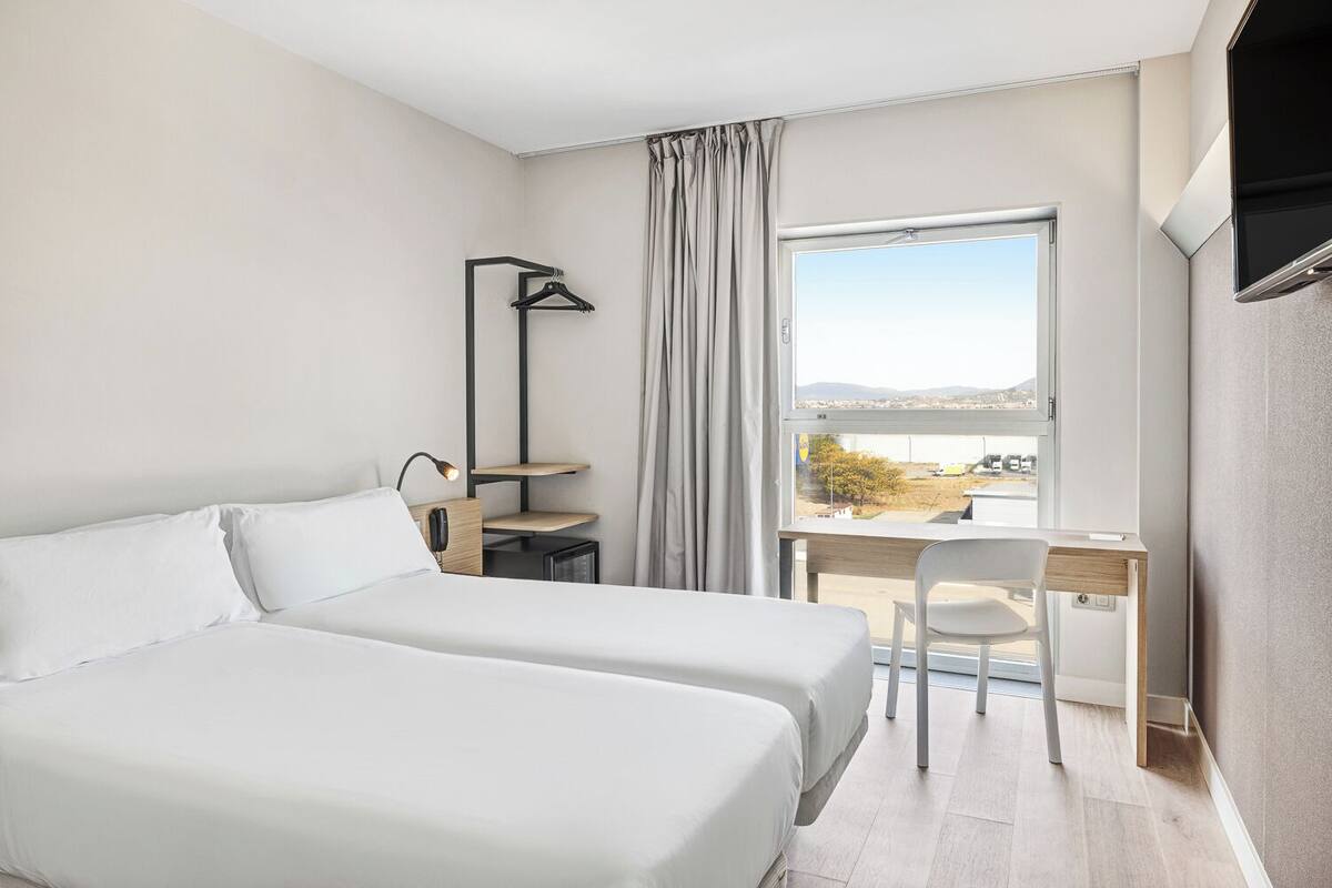 In-room safe, desk, iron/ironing board (on request), WiFi (free)