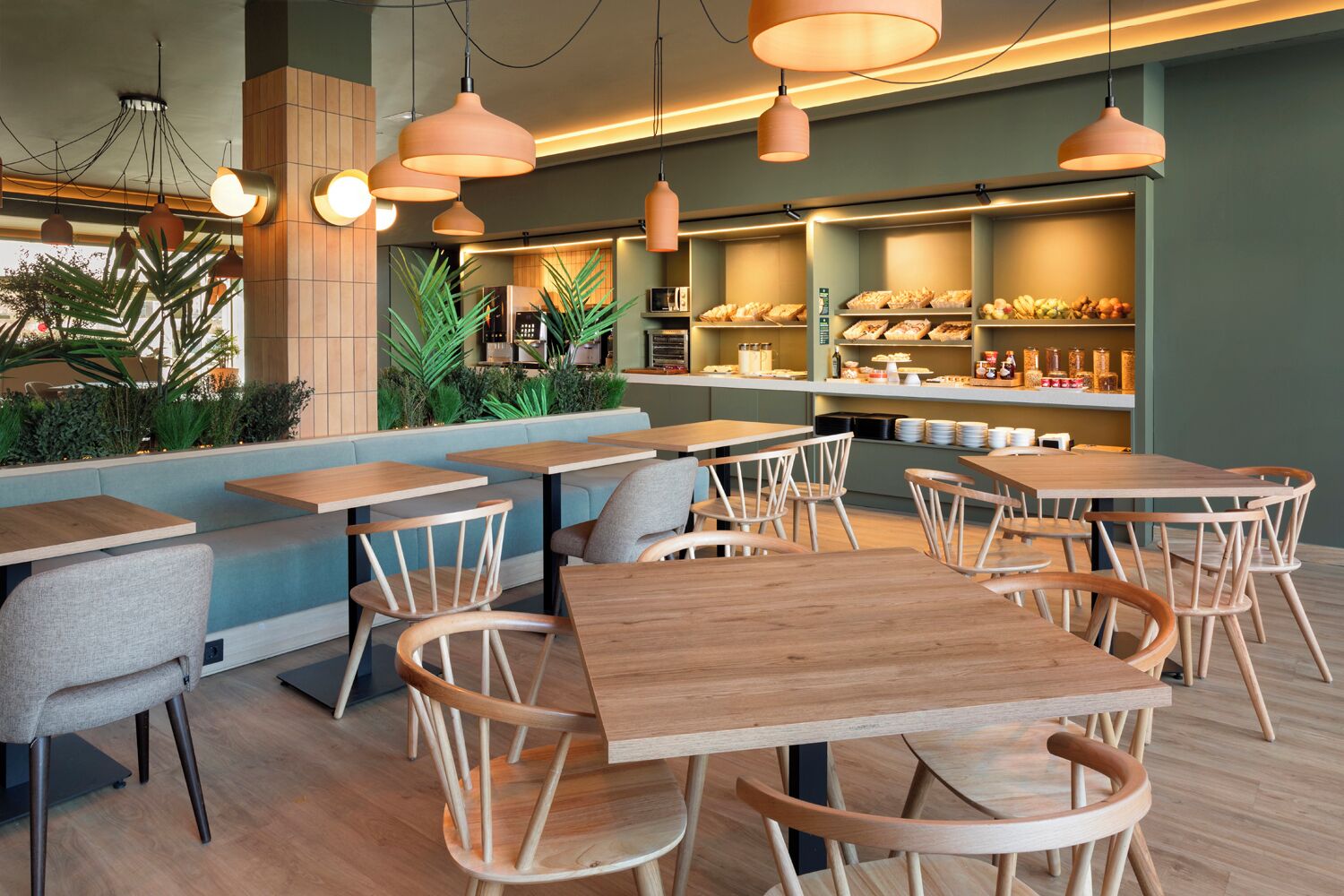 每日供應歐陸早餐 (每人 EUR8)