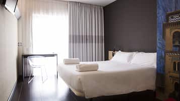 1 bedroom, in-room safe, desk, iron/ironing board