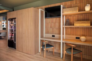 Coin salon dans le hall