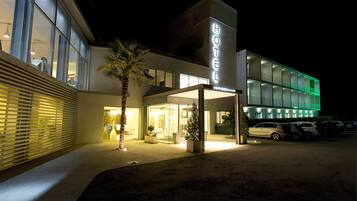 Pintu masuk properti