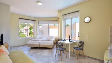 Standard Studio | 10 bedrooms, Egyptian cotton sheets, premium bedding, down comforters