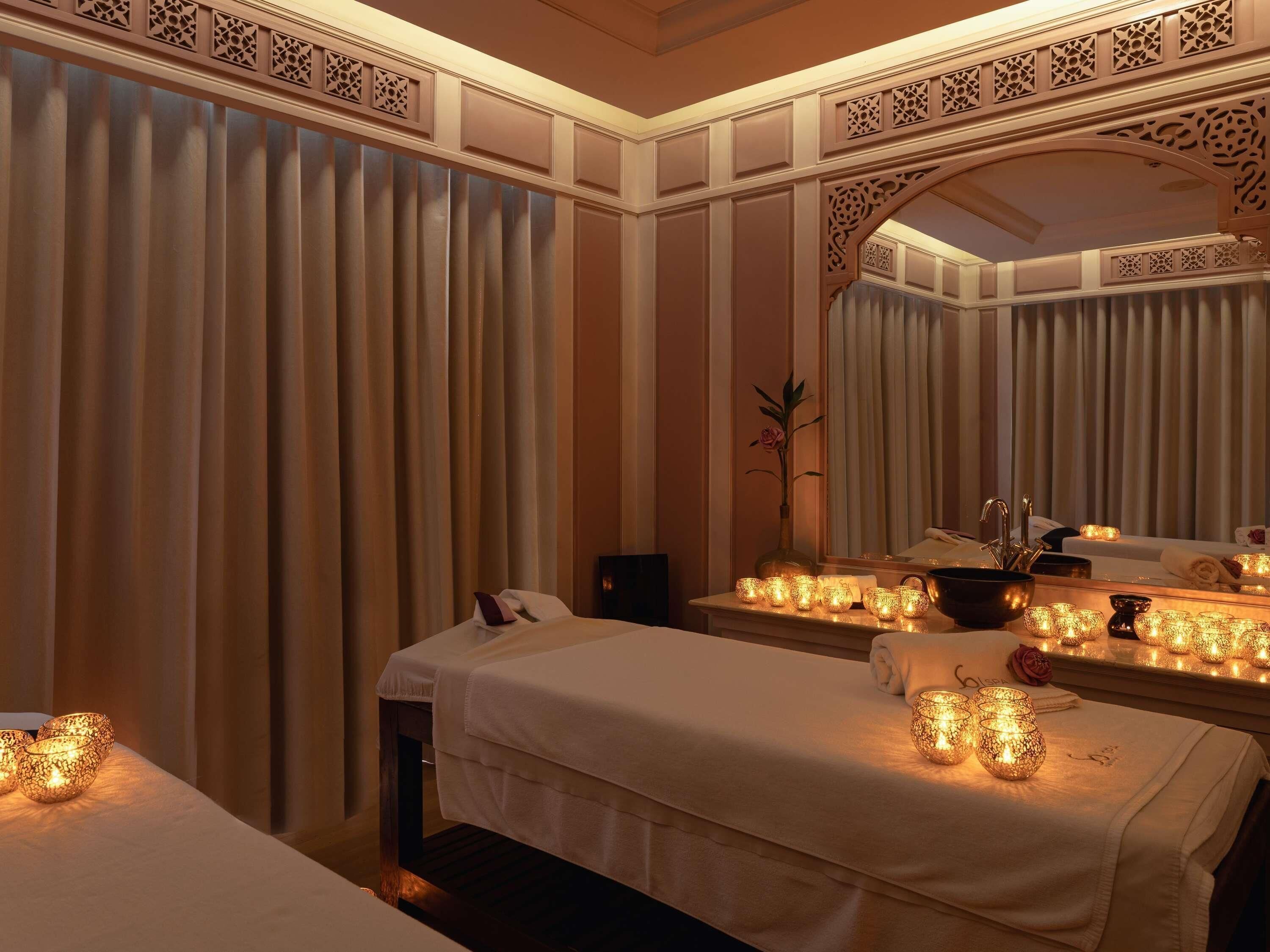 Couples treatment rooms, sauna, hot tub, Turkish bath, body treatments