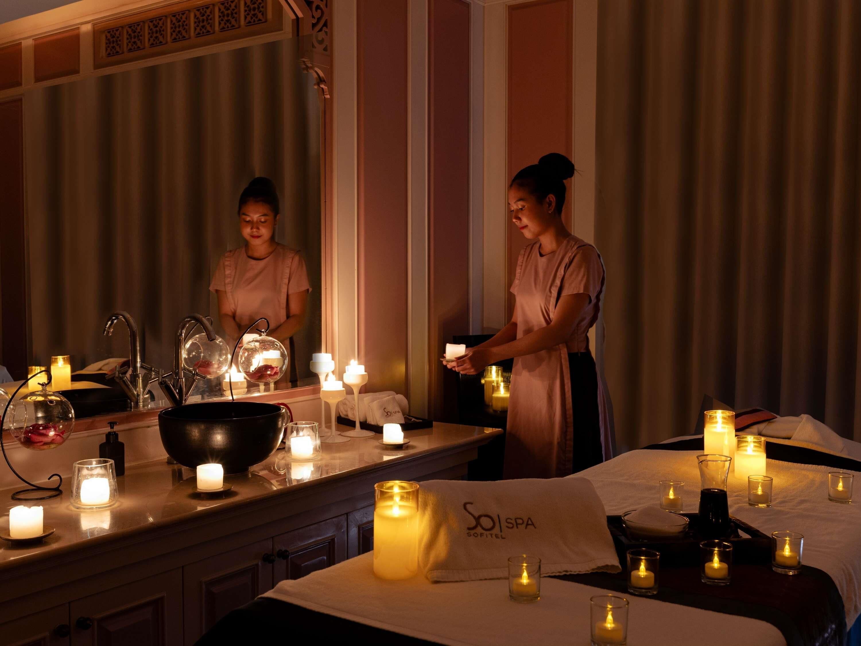 Couples treatment rooms, sauna, hot tub, Turkish bath, body treatments