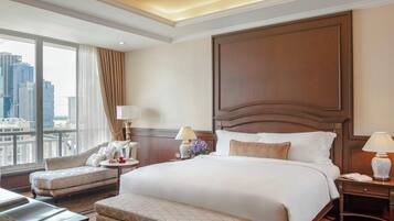 Suite, 1 cama de matrimonio grande, Acceso al salón del club (Opera) | Sábanas de algodón egipcio y ropa de cama de alta calidad