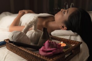 Couples treatment rooms, sauna, hot tub, Turkish bath, body treatments
