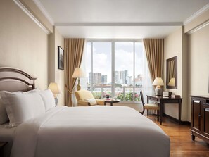 Egyptian cotton sheets, premium bedding, pillowtop beds, free minibar - Sofitel Phnom Penh Phokeethra (Phnom Penh)