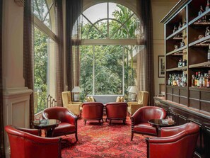 3 bares o lounges