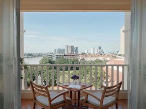 Luxury Room, 1 King Bed, Balcony | 1 bedroom, Egyptian cotton sheets, premium bedding, pillowtop beds